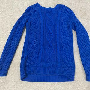 FOREVER 21 BLUE SIZE MEDIUM KNITED SWEATER
